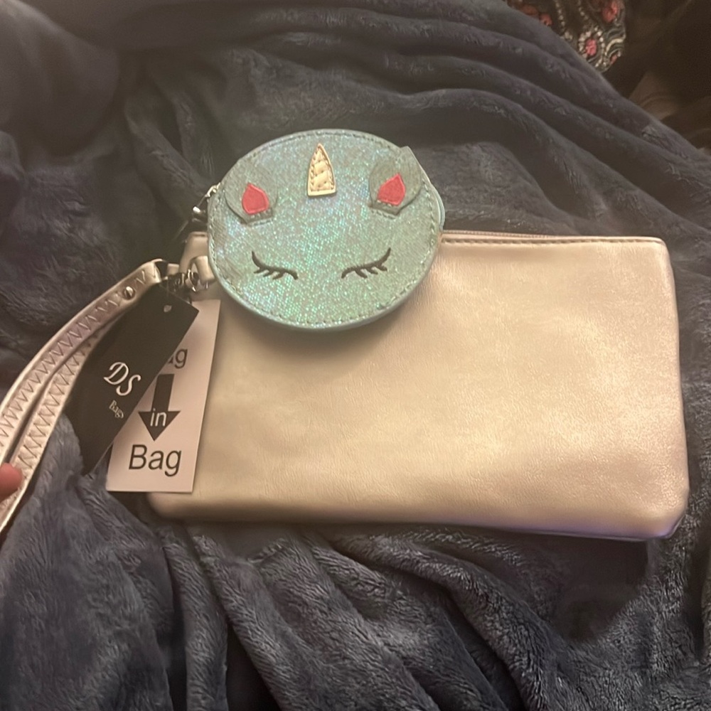 DS Bags, Bag In Bag, Silver Wristlet with Removable Unicorn Change Purse, new